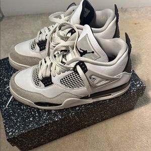 Air Jordan 4 Retro Military Black